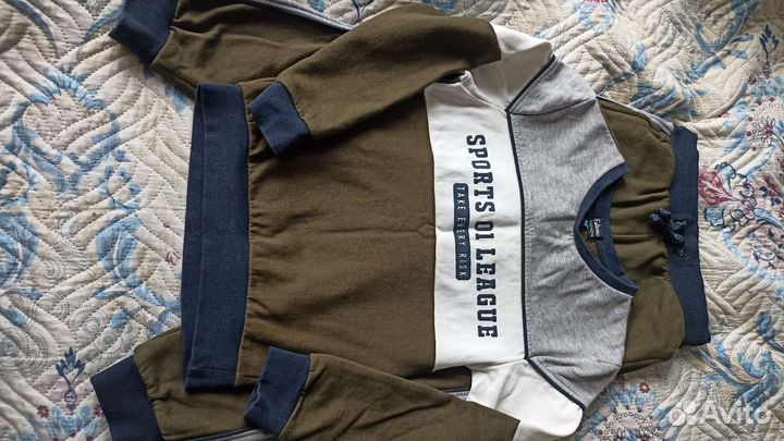 Спортивный костюм на мальчика 128 размер и 134раз