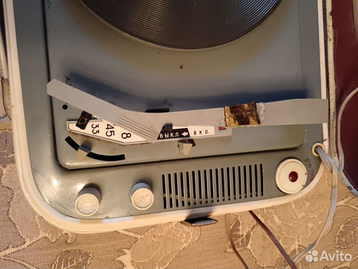 Проигрыватель винила молодёжный СССР