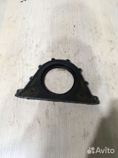 Крышка коленвала задняя BMW 7 Е65 N62 4.4