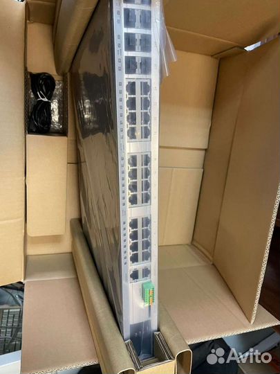 Коммутатор D-Link DGS-3420-28TC