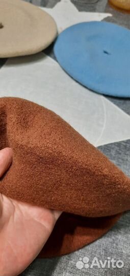 Берет шерстяной женский