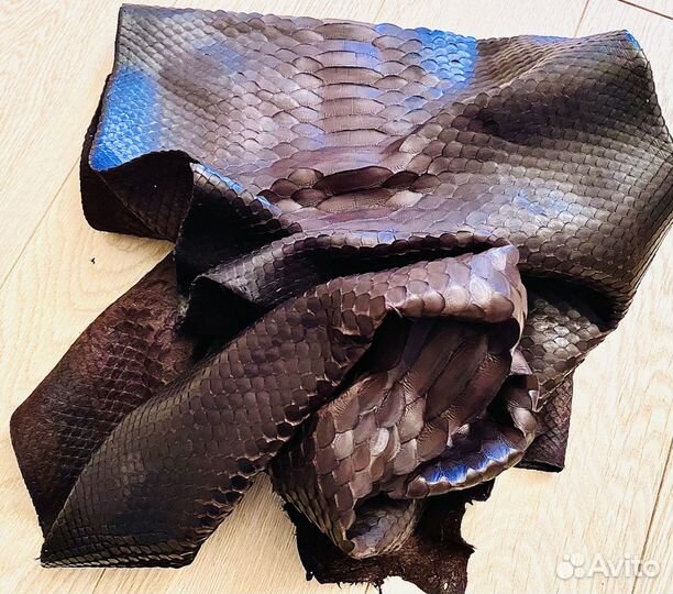 Кожа питона, в тёмно-коричневом цвете