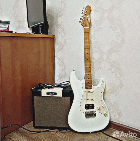 Электро гитара с комбиком