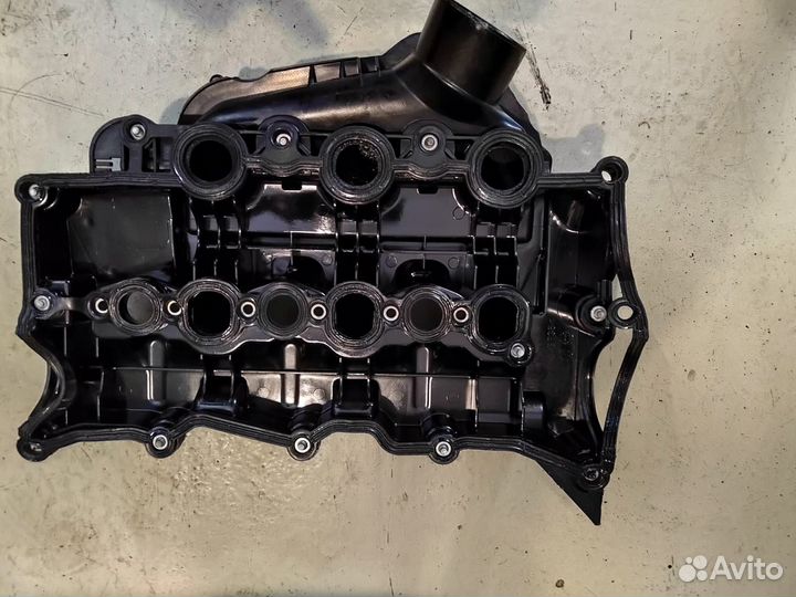 Коллектор впускной (клапанная крышка) Range Rover