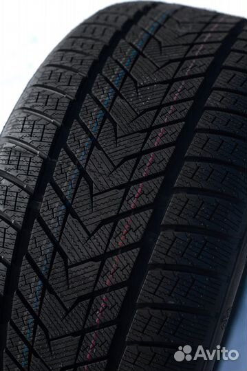 Zmax Winterhawke II 265/35 R18 97V