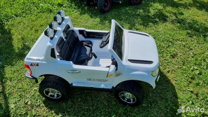 Детский электромобиль бу