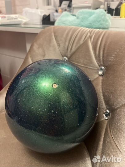 Мяч, булавы, палочки для художественной гимнастики