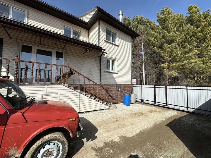 Дом 220 м² на участке 11 сот.