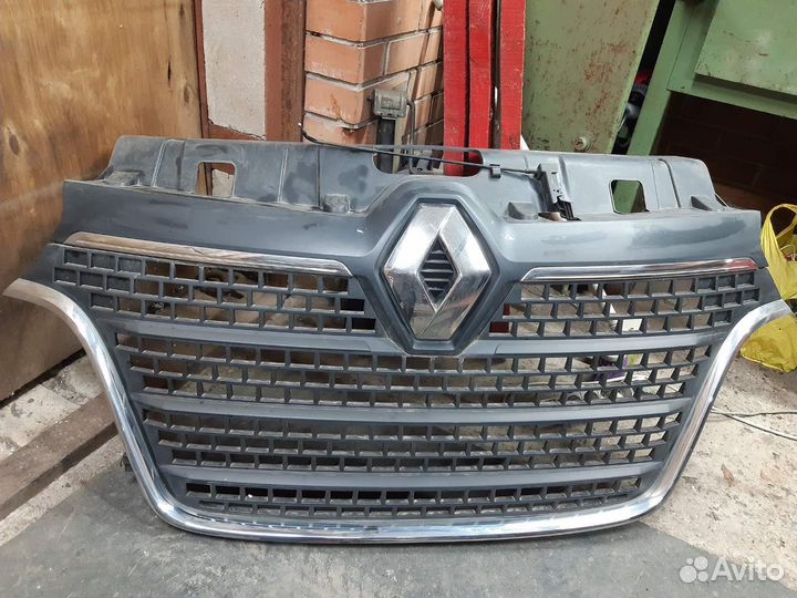 Решетка на Renault