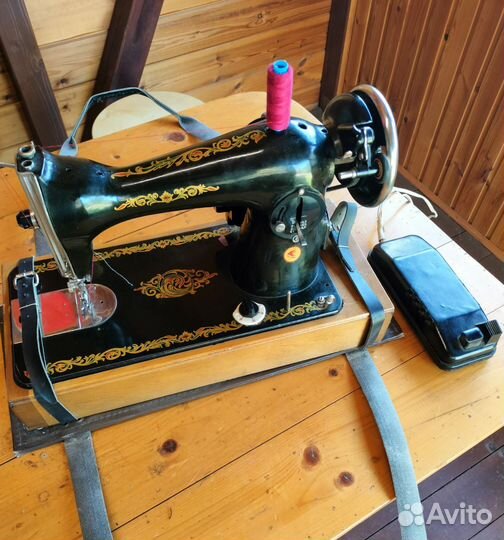 Швейная машинка Подольск 2М-35 с электропиводом