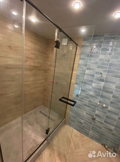 Душевой уголок новый. Душевая перегородка