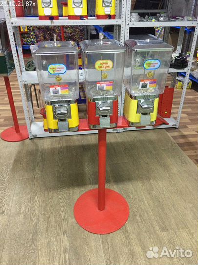 Автомат жвачка / Торговые автоматы механические