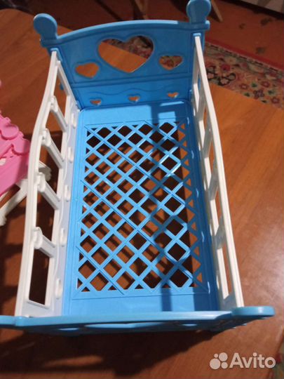Детская игрушечная кровать