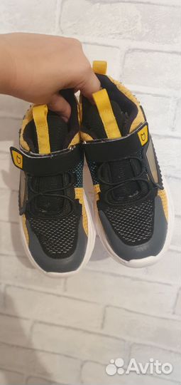 Кроссовки котофей 33