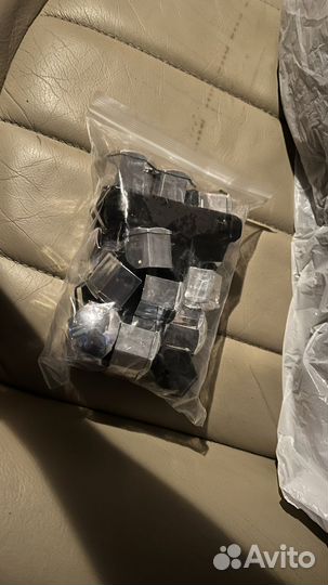 Колпачки на колесные болты