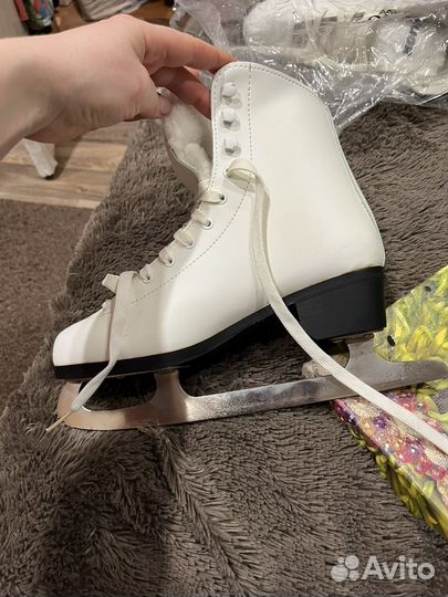 Коньки фигурные новые 40 размер