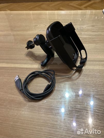 Безконтактное зарядное устройство Baseus