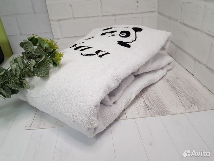 Махровый халат с вышивкой 