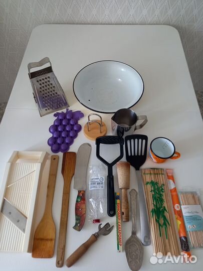 Кухонная утварь, кружки, тарелки