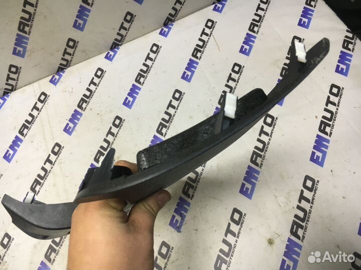 Накладка торпедо левая нижняя Киа Сид 2