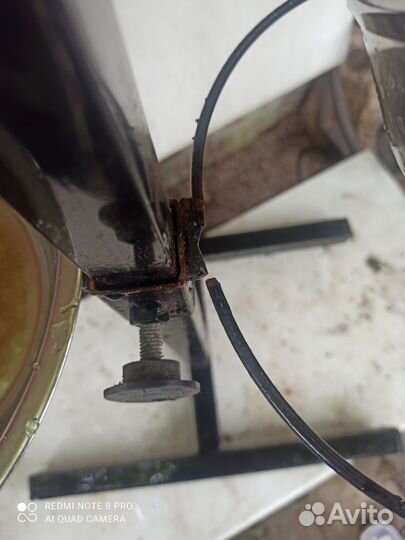 Подставка с мисками для собак