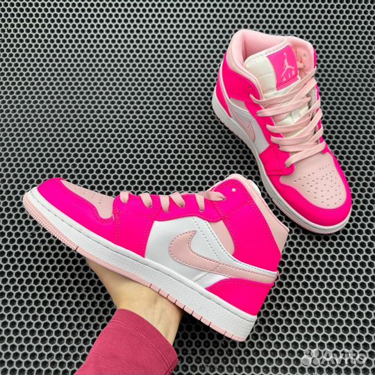 Кроссовки Nike Air Jordan 1 Mid