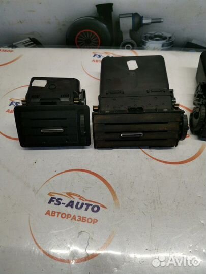 Воздуховод салона передний Ford Kuga 1 2.0 дизель