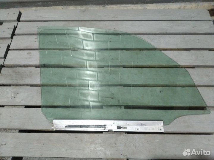 Стекло двери переднее левое Opel Meriva 1.6 2007