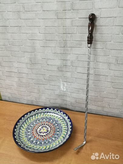 Кочерга с деревянной ручкой для мангала