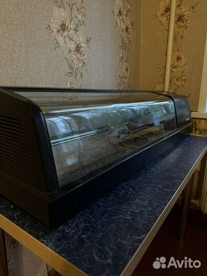 Холодильная витрина