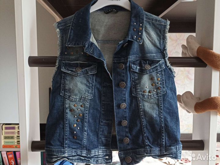 Джинсовая жилетка для девочки