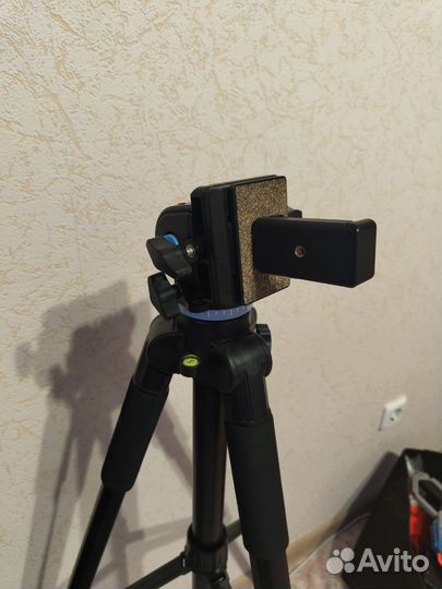 Штатив для камеры с креплением для телефона