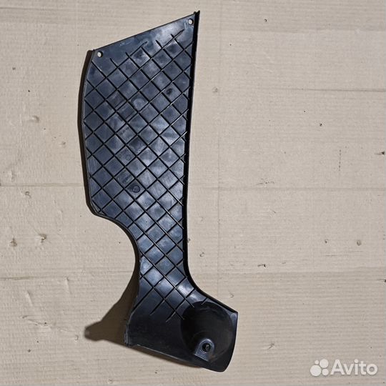 Защита заднего бампера правая Nissan Qashqai J10