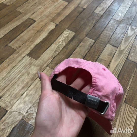 Розовая кепка бейсболка Levi’s оригинал