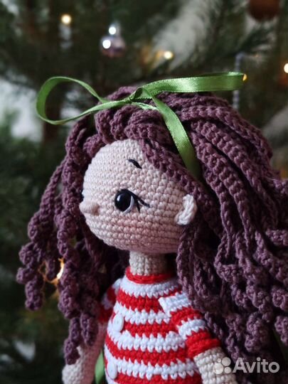 Кукла в рождественской пижаме