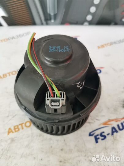 Мотор печки отопителя Форд Фокус 2