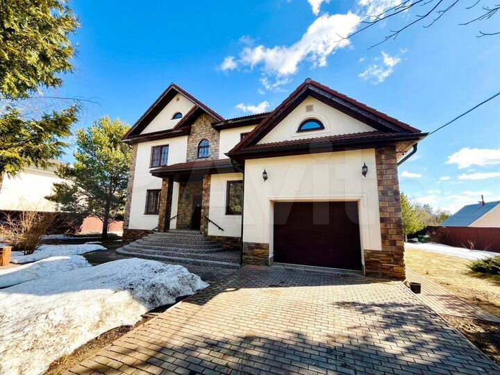 Дом 358,7 м² на участке 13,3 сот.