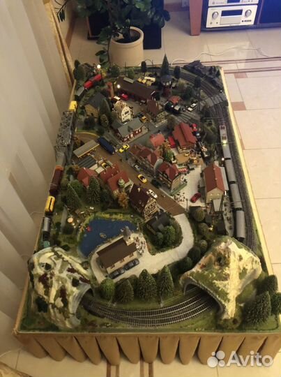 Макет немецкого города с железной дорогой Roco и P