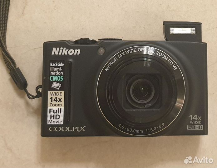 Цифровой фотоаппарат Nikon Coolpix S8200