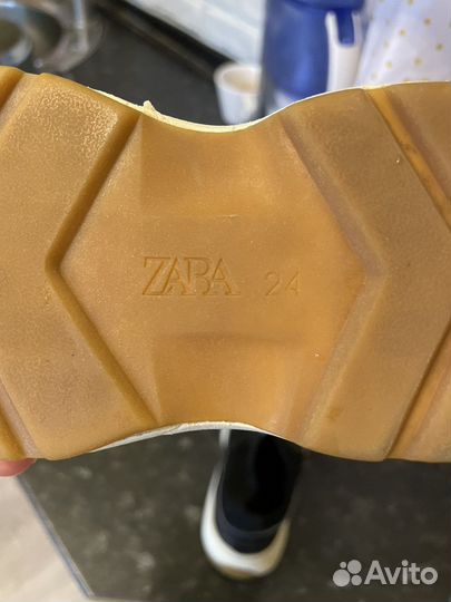 Кроссовки Zara 24