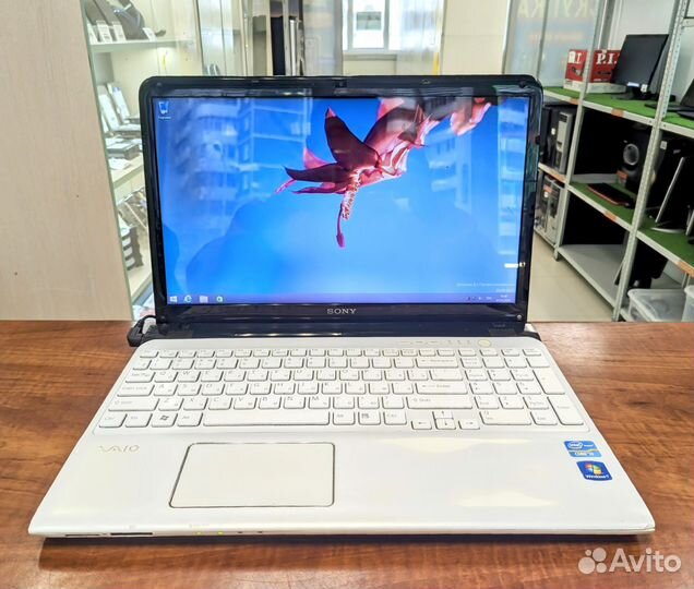 Ноутбук Sony Vaio на i3