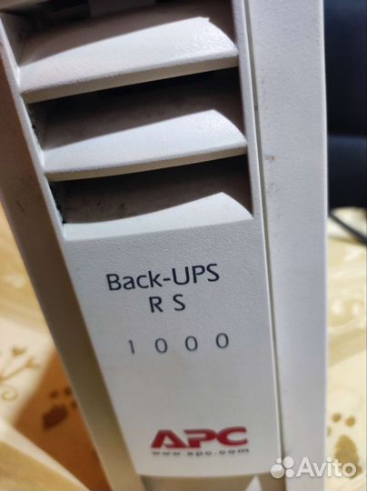 APS Back-UPS RS1000 блок бесперебойного питания