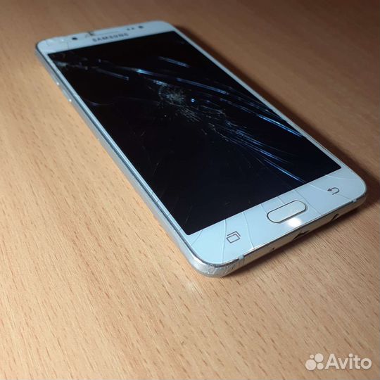 Телефон Samsung j5 (2016)