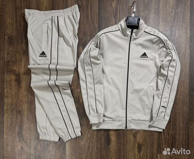 Спортивные костюмы Adidas