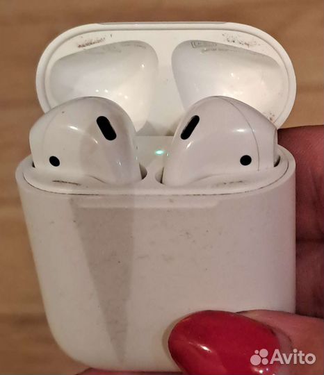 Беспроводные наушники apple airpods 1