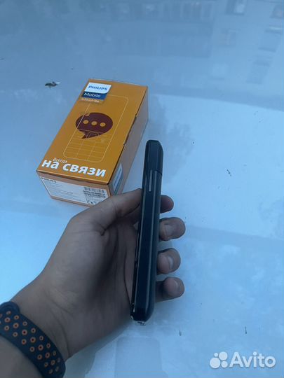 Телефон Philips e590