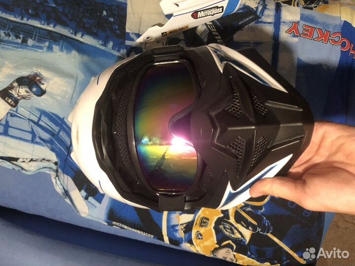 Кроссовый шлем с очками