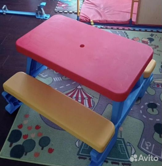 Детский столик