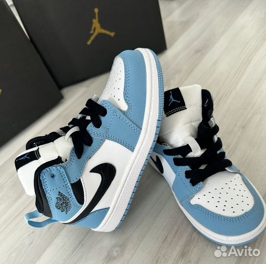 Кроссовки детские Nike Air Jordan 1