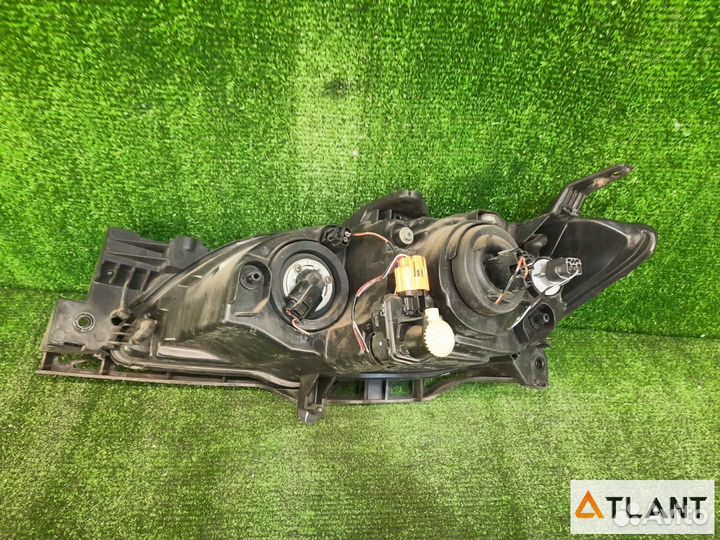 Фара передняя правая mazda axela
